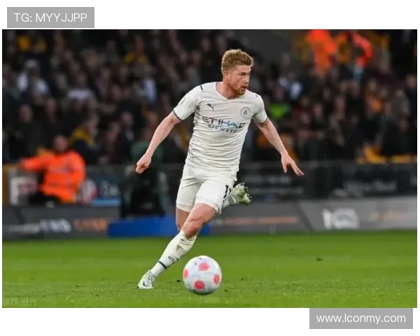 德布劳内 vs 莫德里奇：中场大师的不同答案