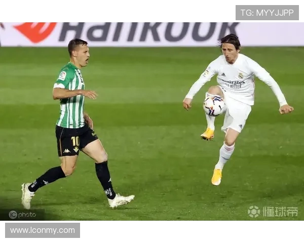 莫德里奇欧冠对阵拜仁关键战中的战术作用解析