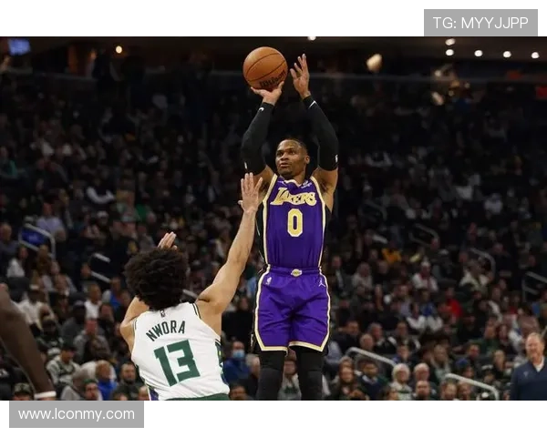 威斯布鲁克突破效率提升明显，挡拆助攻数高于上赛季同期